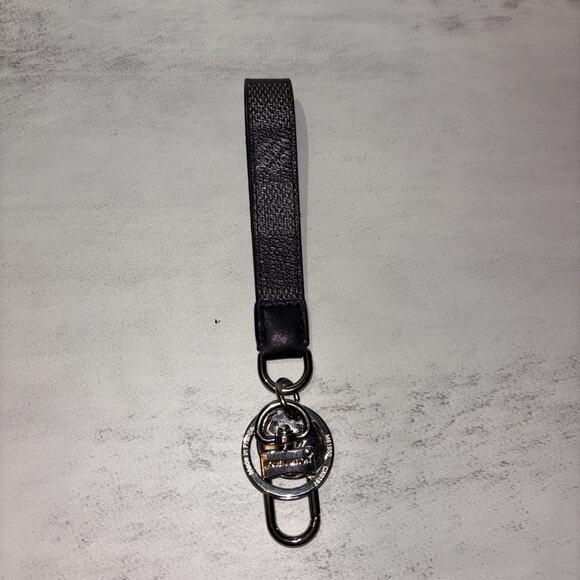 Louis Vuitton Monogram Keychain - Picture 1 of 2